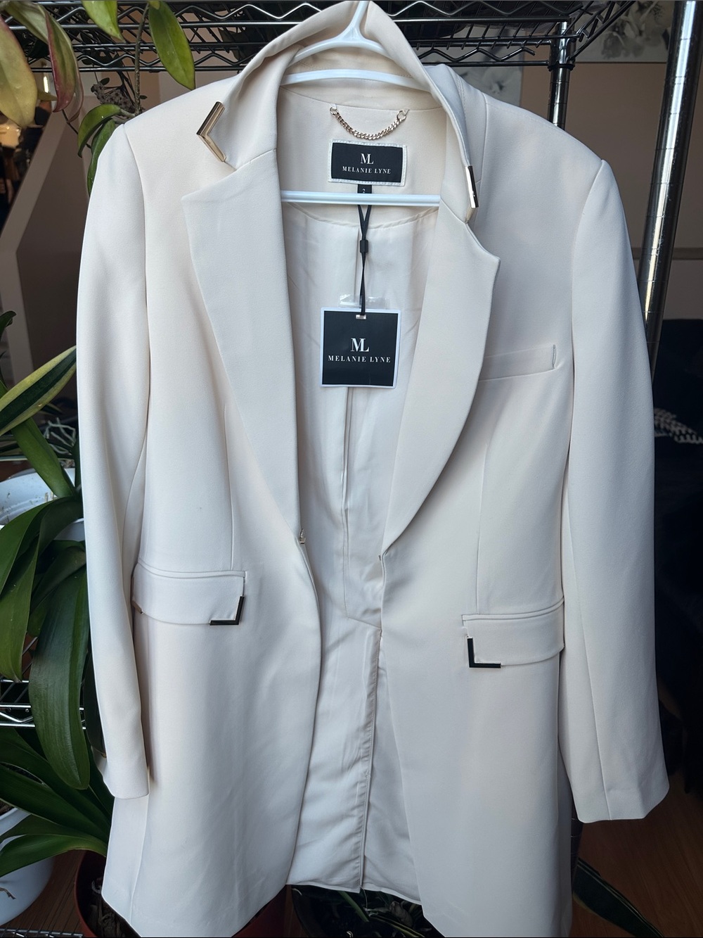 Melanie Lyne Women's Cream Longline Blazer